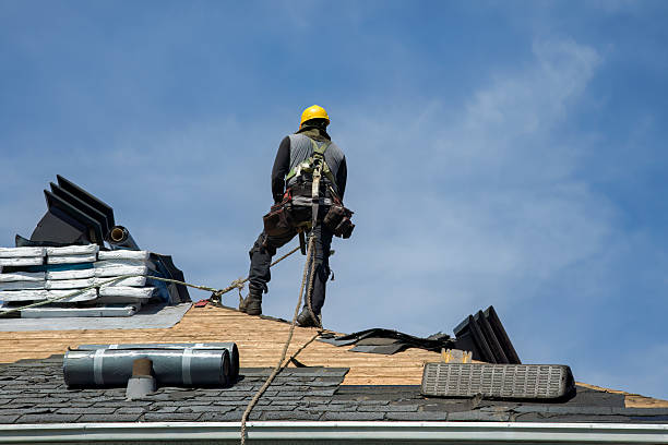 Professional Gutter Installation technician working in Grand Coulee, WA